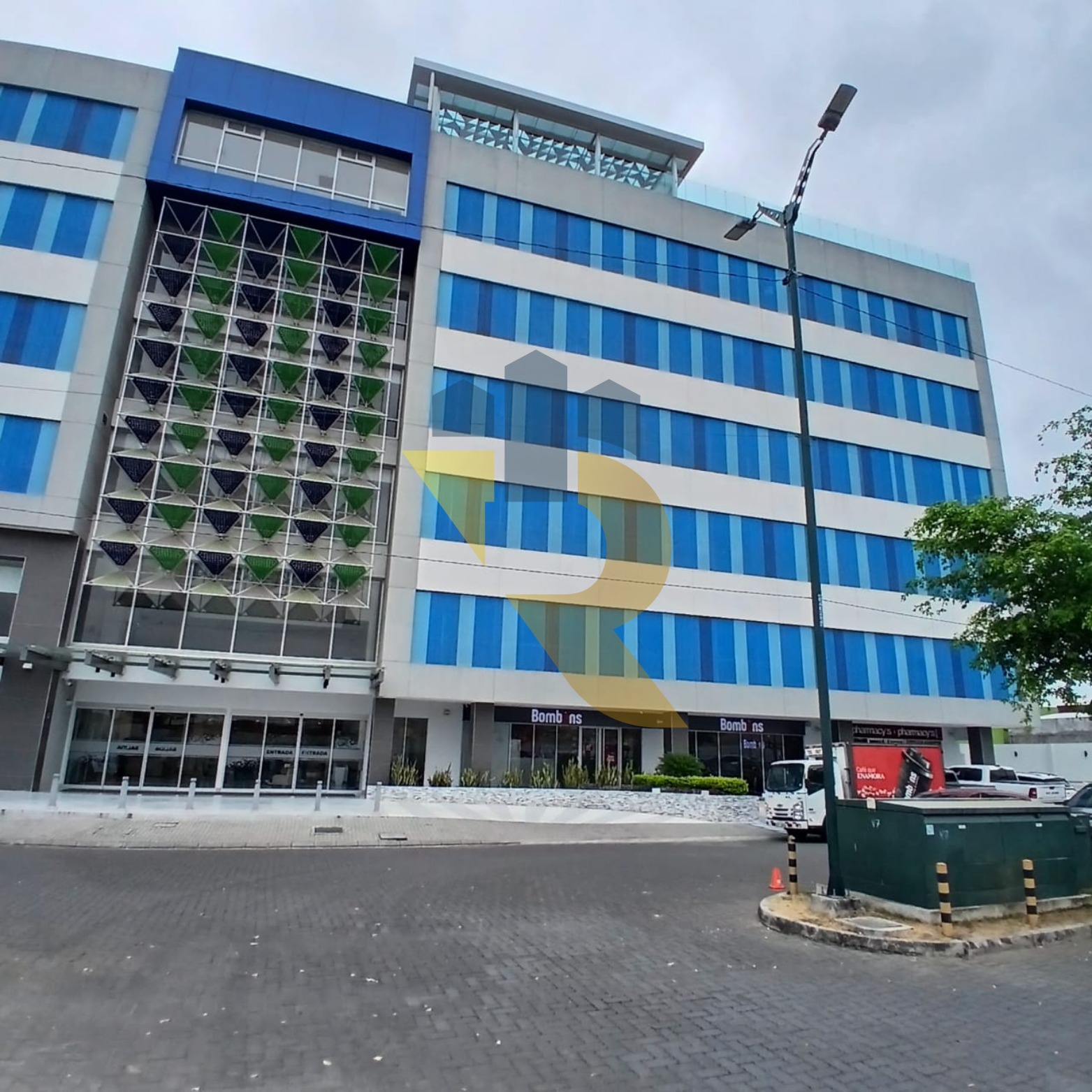 Consultorio en Venta Torre Medica II Semedic, La Aurora