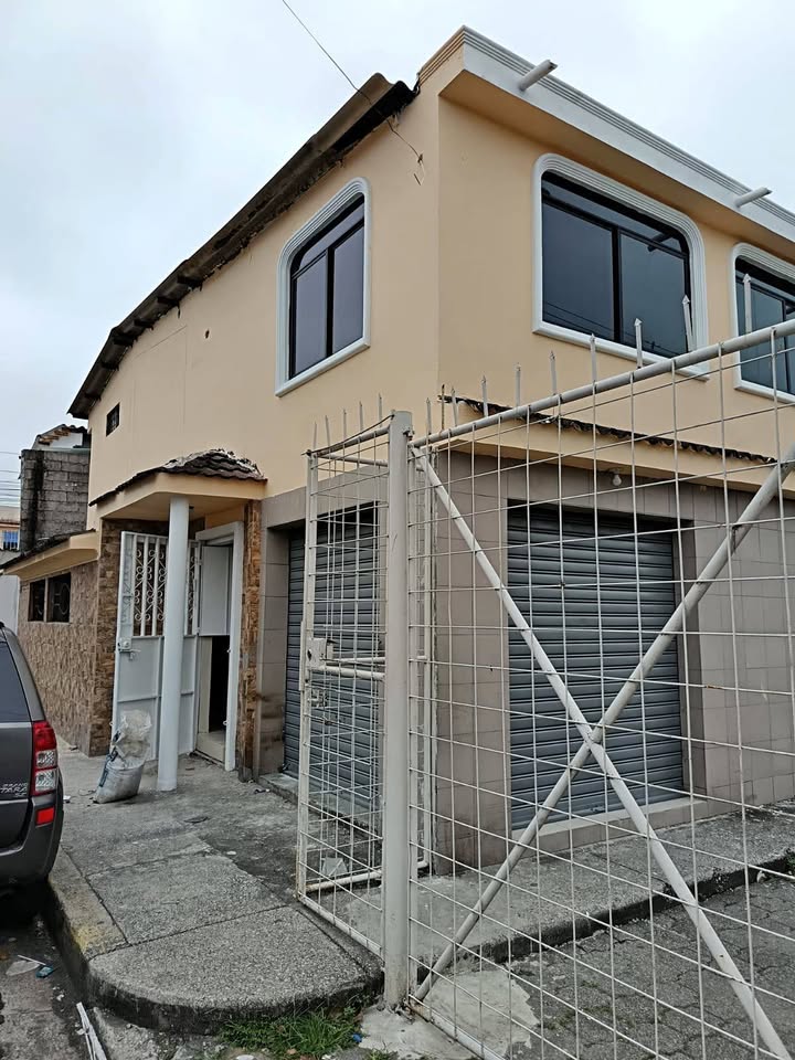 Alquiler Casa 2 pisos Mucho Lote 1