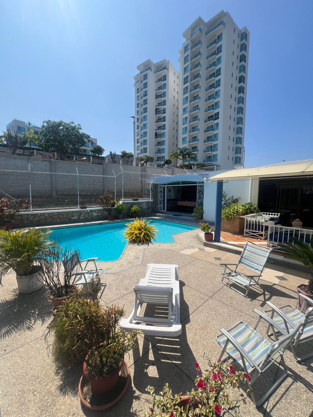 Casa Esquinera con Vista al Mar en Punta Blanca